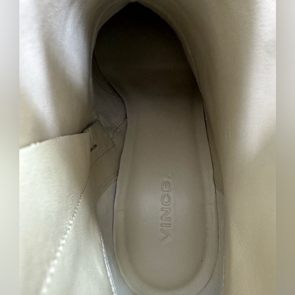 NEW - Vince Terrie Leather Ankle Booties Size 9.5 in Moonlight White - Picture 11 of 11